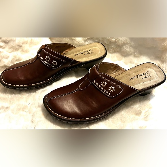 Like new Trotters Brandie Dark Brown Leather Slide in mule women’s size 6.5N - Picture 2 of 13